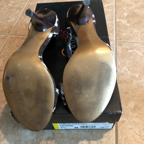 Carlos Santana- tye-dye strappy heels 👠Size 7’1 - Picture 4 of 5